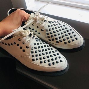 Used Dr. Martens White Leather Willis Stud Creeper Oxford 3 Eye Lace Sz 5M 7W